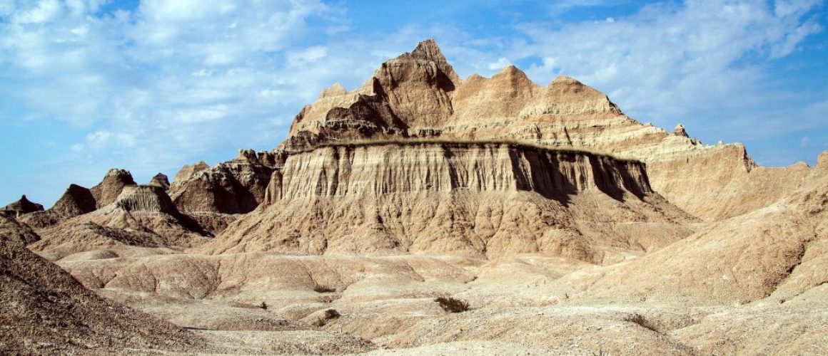 badlands-national-park-1777755_1920